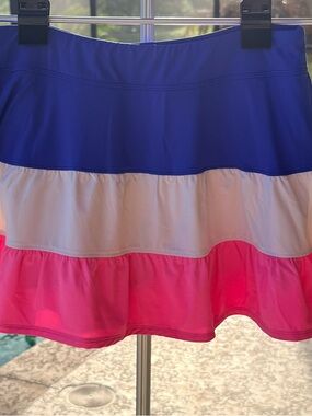 Lilly Pulitzer Meryl Peachy Luxletic skort in the Blue Grotto Colorblock